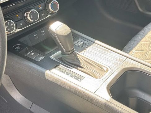 Certified 2025 Nissan Kicks SV FWD image 27