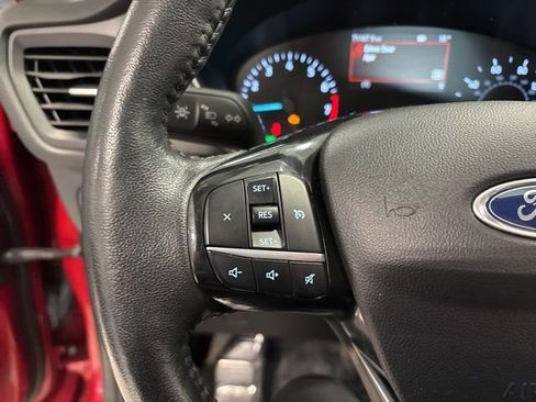 Used 2021 Ford Escape SE w/ SE Sport Appearance Package image 12