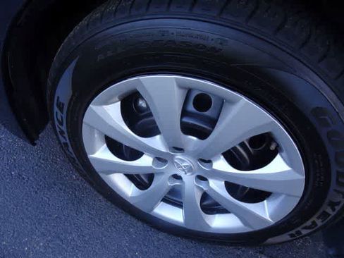 Used 2024 Toyota Corolla LE FWD image 13