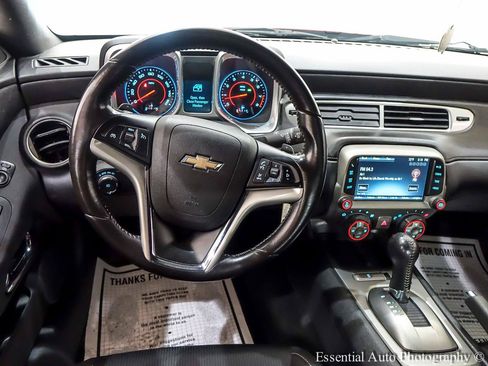 Used 2015 Chevrolet Camaro LT RWD image 17