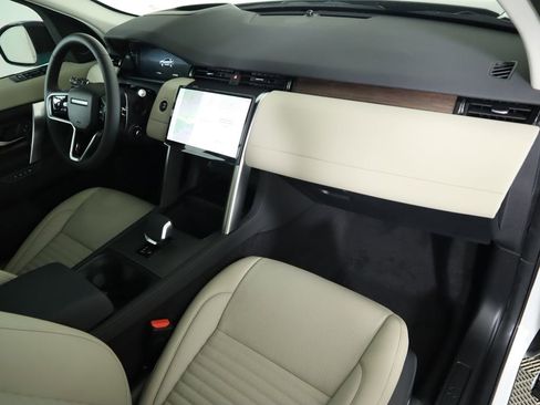 Certified 2024 Land Rover Discovery Sport S image 18