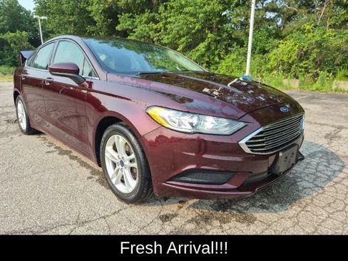 Used 2018 Ford Fusion SE w/ Fusion SE Technology Package FWD image 6