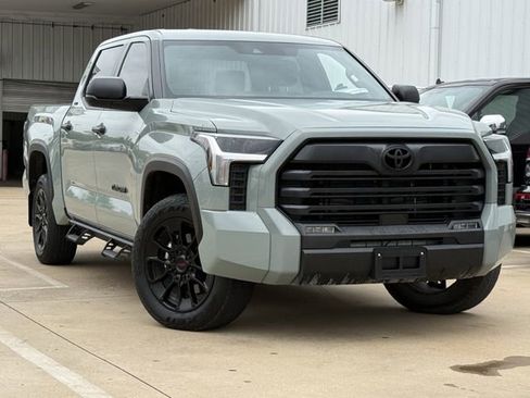 Used 2025 Toyota Tundra SR5 AWD/4WD image 2