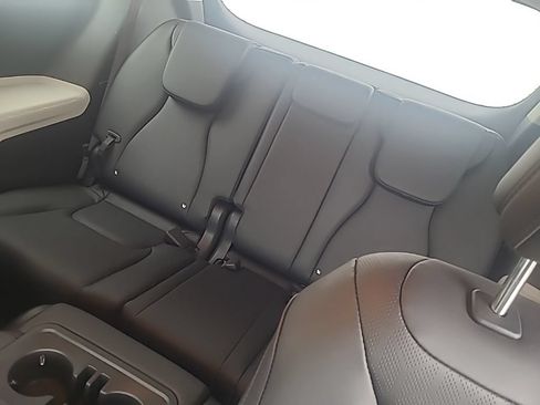 Certified 2024 Kia Carnival EX FWD image 22