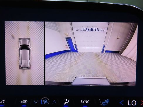 Used 2024 Chevrolet Traverse Z71 w/ LPO, Floor Liner Package AWD/4WD image 23