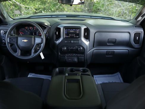 Used 2020 Chevrolet Silverado 1500 Custom w/ Custom Value Package AWD/4WD image 19