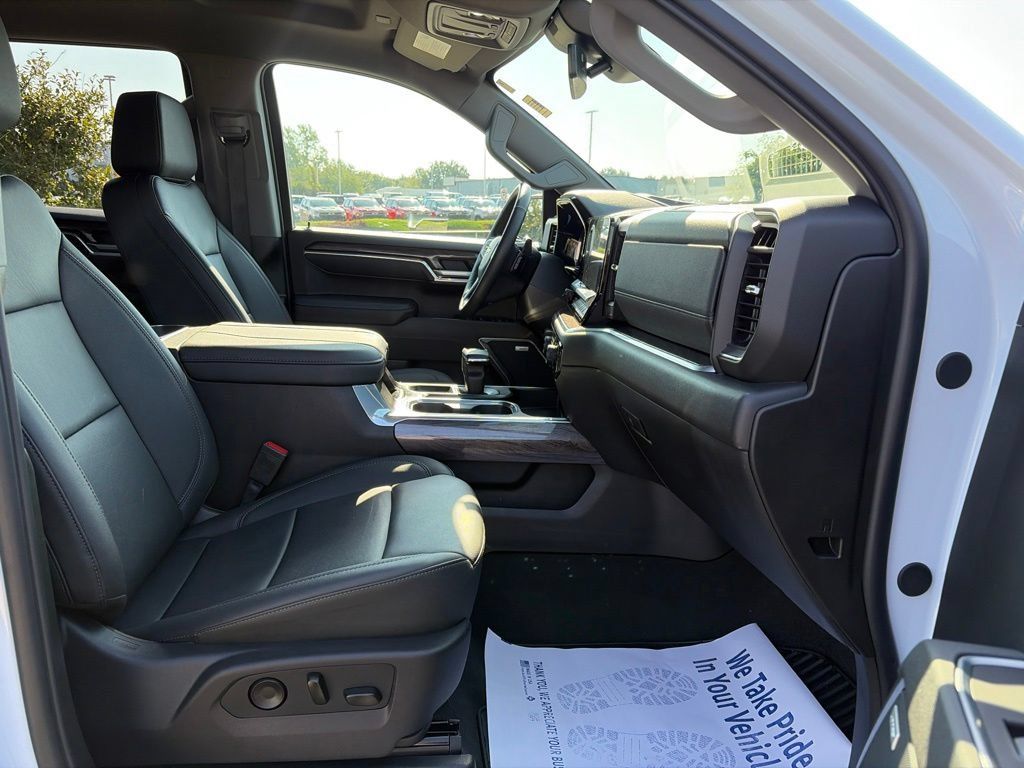 Used 2026 Chevrolet Silverado 1500 LTZ w/ Z71 Off-Road Package AWD/4WD image 23