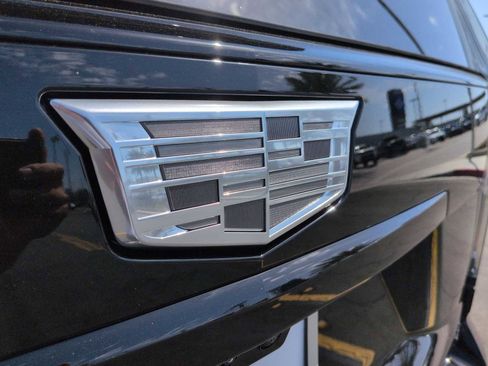 New 2026 Cadillac Escalade Platinum Sport w/ LPO, ONYX Package AWD/4WD image 8