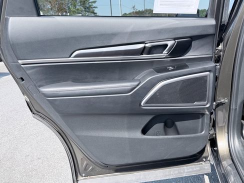 Used 2025 Kia Telluride S AWD/4WD image 33