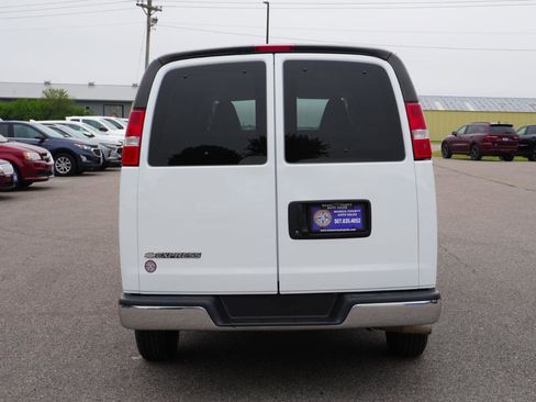 Used 2024 Chevrolet Express 3500 LT w/ LT Preferred Equipment Group RWD image 4