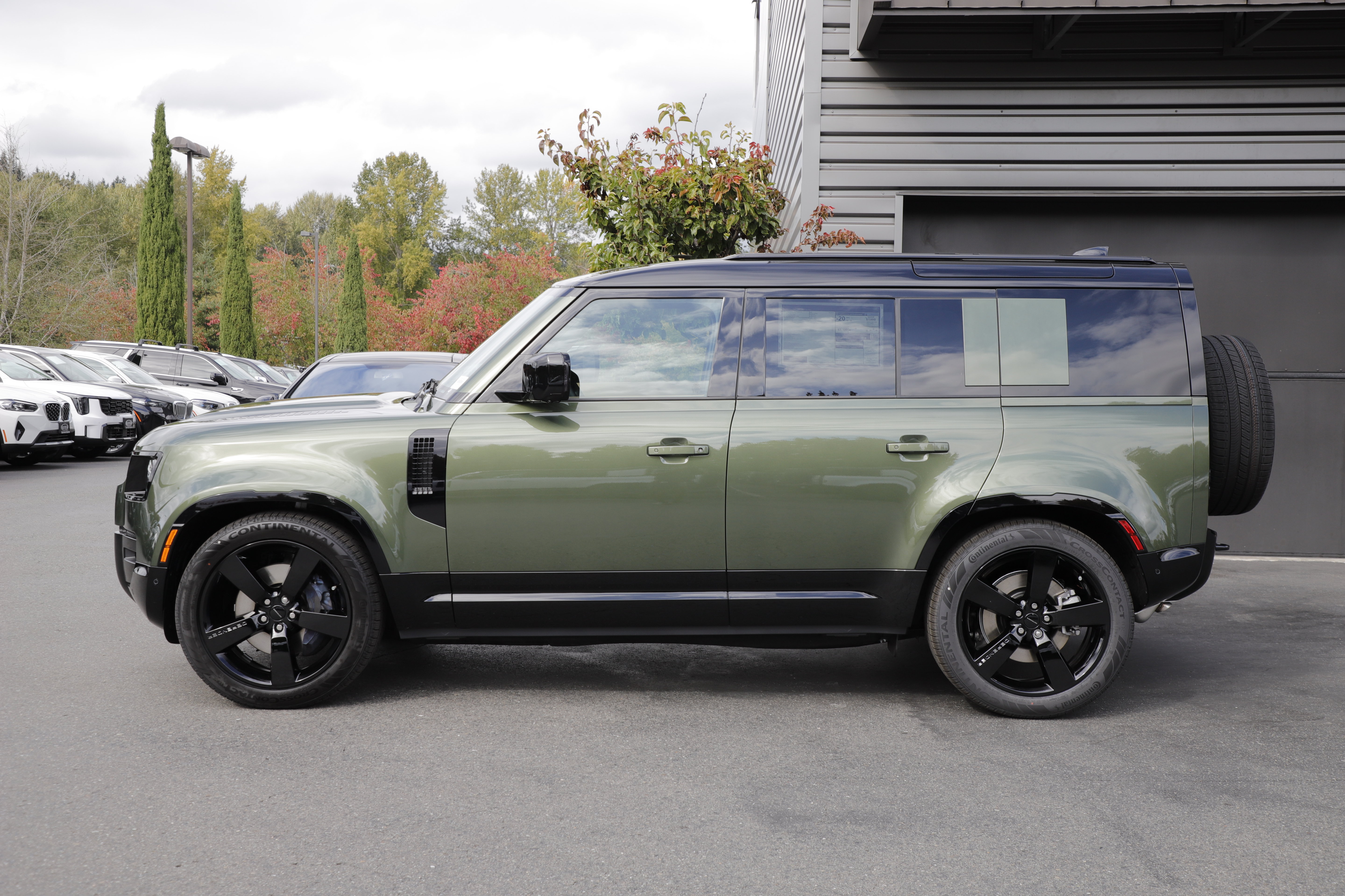 New 2026 Land Rover Defender 110 X-Dynamic SE AWD/4WD image 5