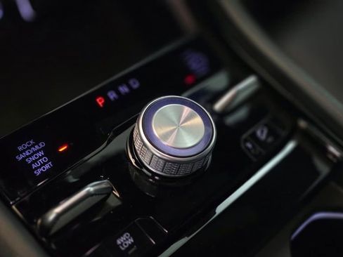 Used 2024 Jeep Grand Cherokee Overland w/ Adv Protech Group III image 20