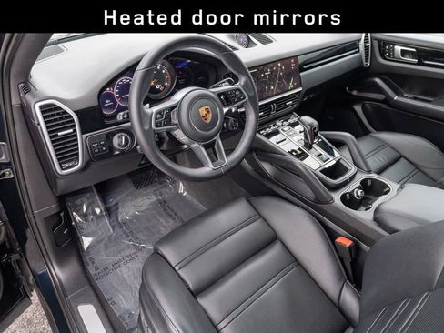 Used 2023 Porsche Cayenne Platinum Edition image 12