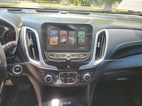 Used 2018 Chevrolet Equinox Premier FWD image 21