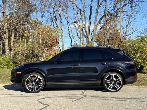 Certified 2022 Porsche Cayenne S Platinum image 2