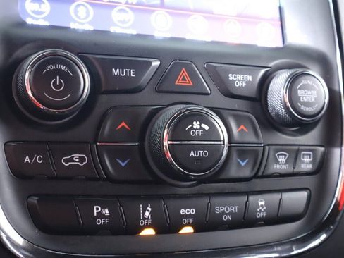 Used 2019 Dodge Durango R/T w/ Technology Group AWD/4WD image 24