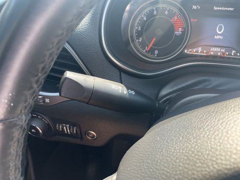Used 2019 Jeep Cherokee Limited AWD/4WD image 24