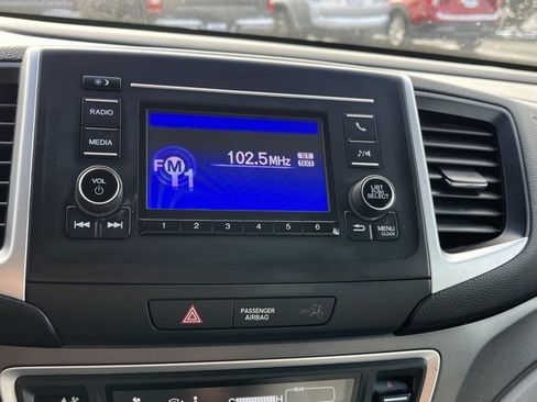 Used 2017 Honda Pilot LX image 39
