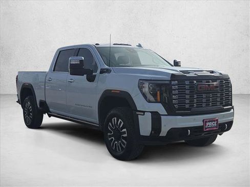 Used 2026 GMC Sierra 2500 Denali Ultimate image 3