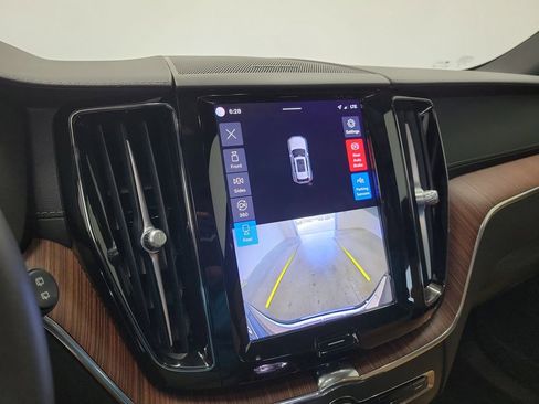 Used 2023 Volvo XC60 B5 Ultimate w/ Climate Package FWD image 29