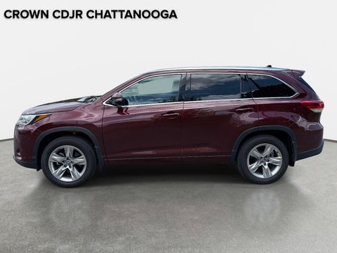 Used 2018 Toyota Highlander Limited AWD/4WD image 2
