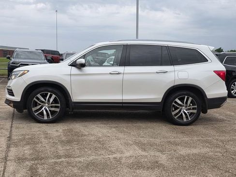 Used 2017 Honda Pilot Touring image 4