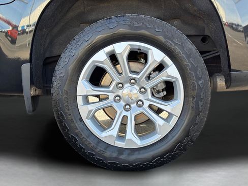 Used 2023 Chevrolet Silverado 1500 LTZ w/ LTZ Convenience Package II AWD/4WD image 14