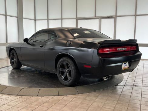 Used 2011 Dodge Challenger RWD image 5