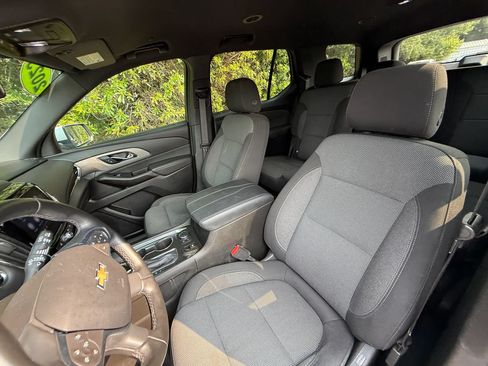 Used 2023 Chevrolet Traverse LT AWD/4WD image 38