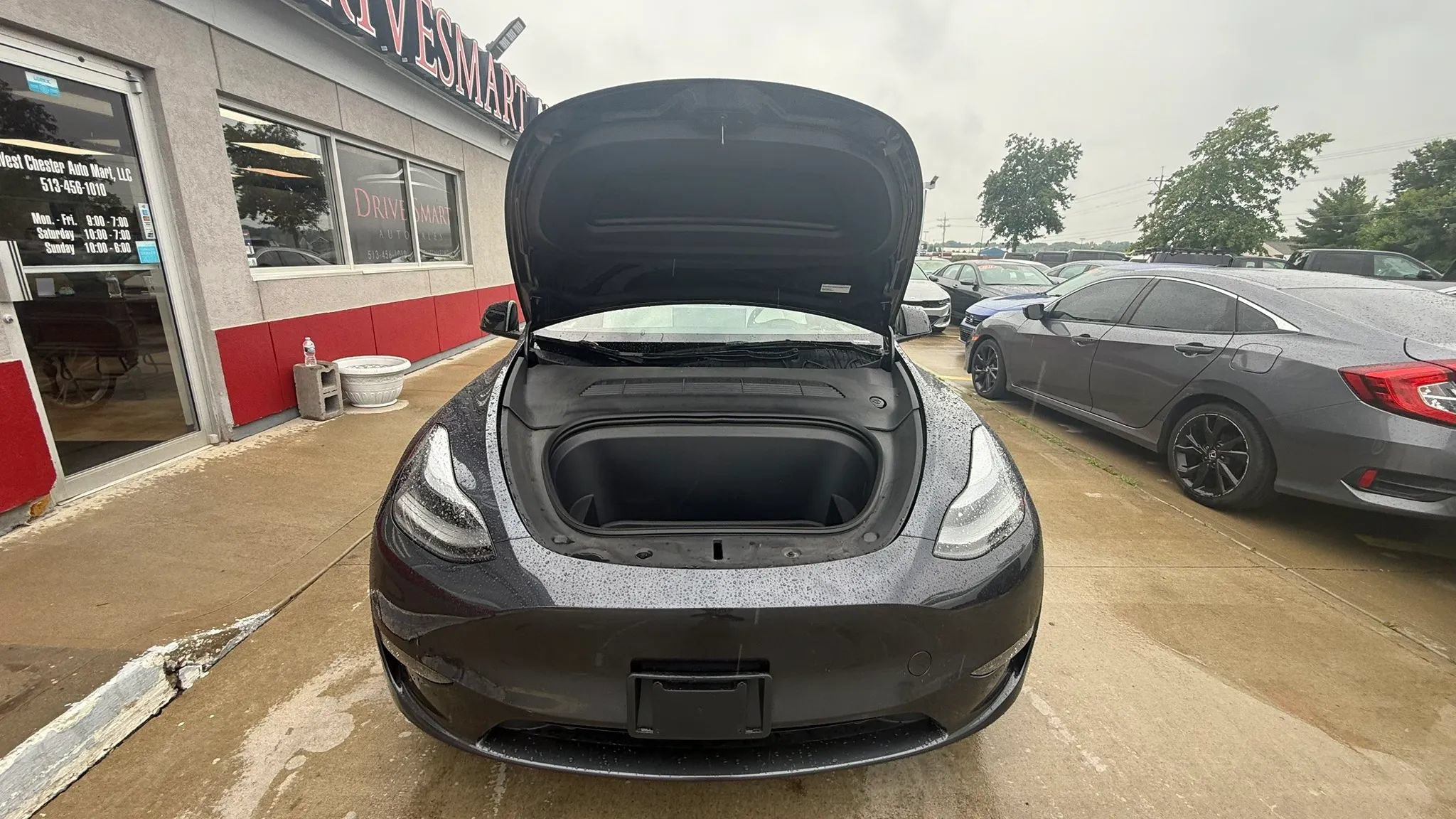 Used 2024 Tesla Model Y Long Range AWD/4WD image 18