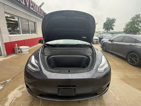 Used 2024 Tesla Model Y Long Range AWD/4WD image 18