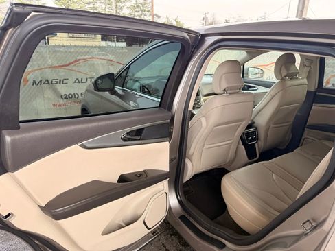 Used 2018 Lincoln MKX Premiere image 17