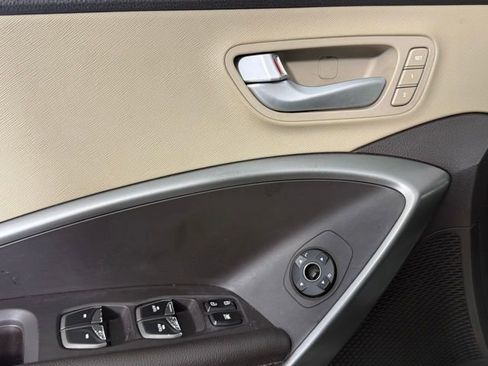 Used 2017 Hyundai Santa Fe Limited image 16