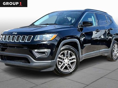 Used 2020 Jeep Compass Latitude image 1