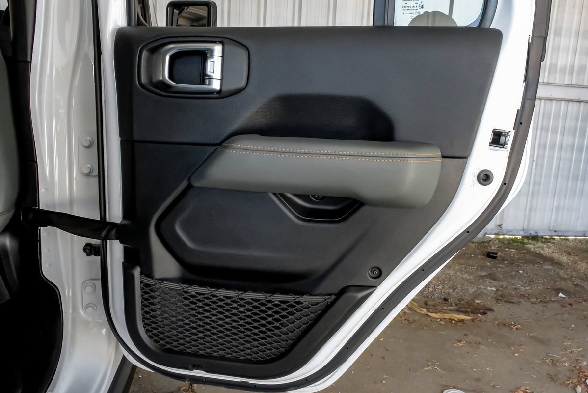 Used 2024 Jeep Gladiator Mojave w/ Convenience Group AWD/4WD image 47