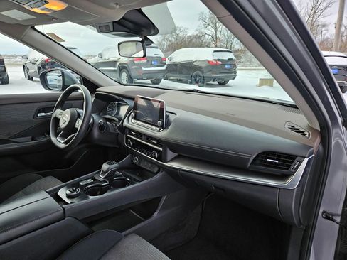 Used 2023 Nissan Rogue SV image 33