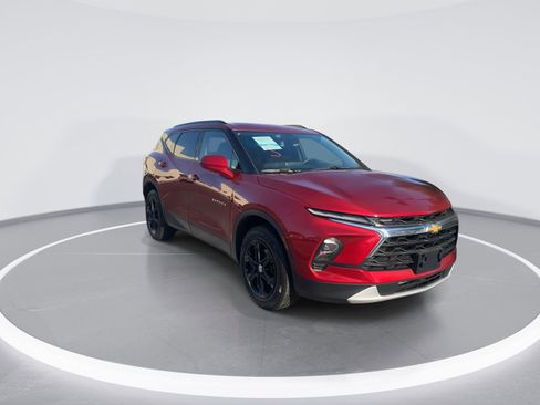 Used 2023 Chevrolet Blazer LT w/ Convenience Package image 2