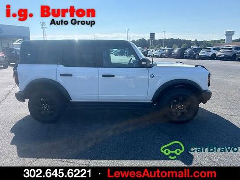 Used 2025 Ford Bronco Outer Banks AWD/4WD image 2