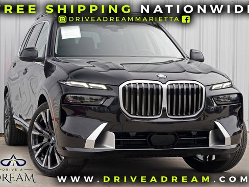 Used 2025 BMW X7 xDrive40i w/ Parking Assistance Package AWD/4WD image 2
