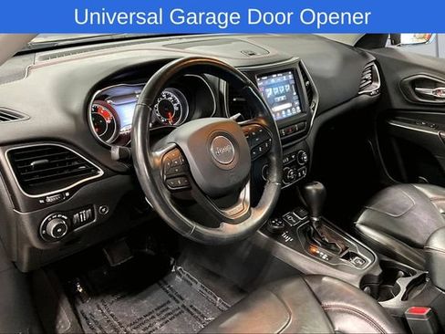 Used 2020 Jeep Cherokee Trailhawk w/ Technology Group AWD/4WD image 19
