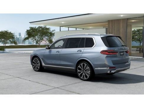 New 2027 BMW X7 xDrive40i w/ Executive Package AWD/4WD image 2