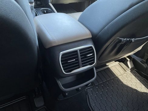 Used 2020 Hyundai Santa Fe SEL FWD image 27