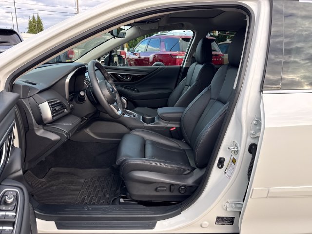 Used 2025 Subaru Outback Touring AWD/4WD image 14