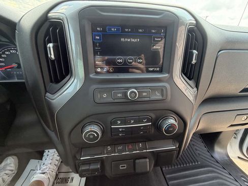 Used 2019 Chevrolet Silverado 1500 Custom Trail Boss AWD/4WD image 22