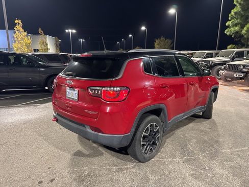 Used 2019 Jeep Compass Trailhawk image 2