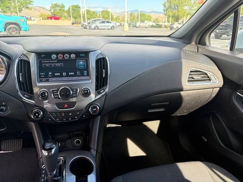 Used 2017 Chevrolet Cruze LT w/ Sun And Sound Package FWD image 20