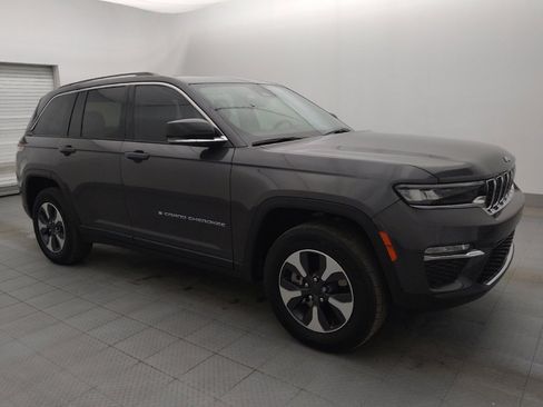 Used 2022 Jeep Grand Cherokee Limited 4xe image 11