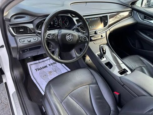 Used 2017 Buick LaCrosse Essence FWD image 2