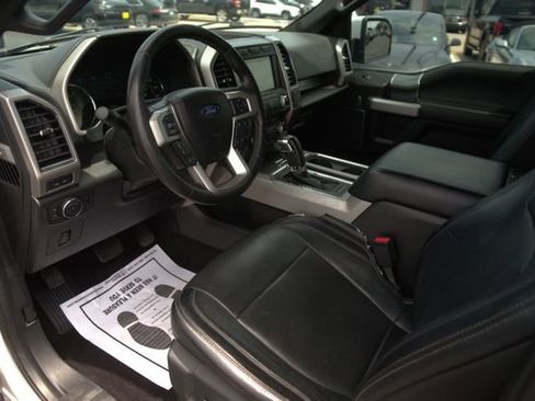 Used 2017 Ford F150 Lariat w/ Equipment Group 502A Luxury AWD/4WD image 8