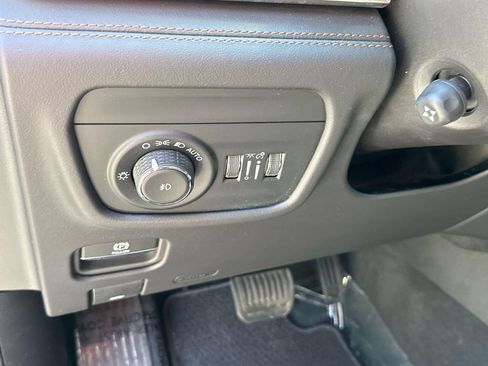 Used 2025 Jeep Grand Cherokee L Summit AWD/4WD image 28